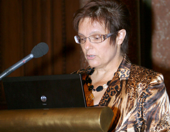 Szalai Annamária megnyitó előadása az Akadémián 2012. szeptember 25-én (587x457)