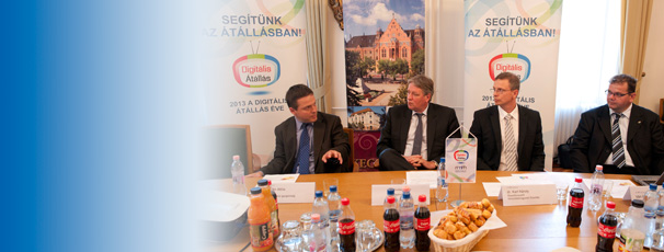 Zsuppán Attila, Zombor Gábor, Karl Károly, Vári Péter (címoldal)