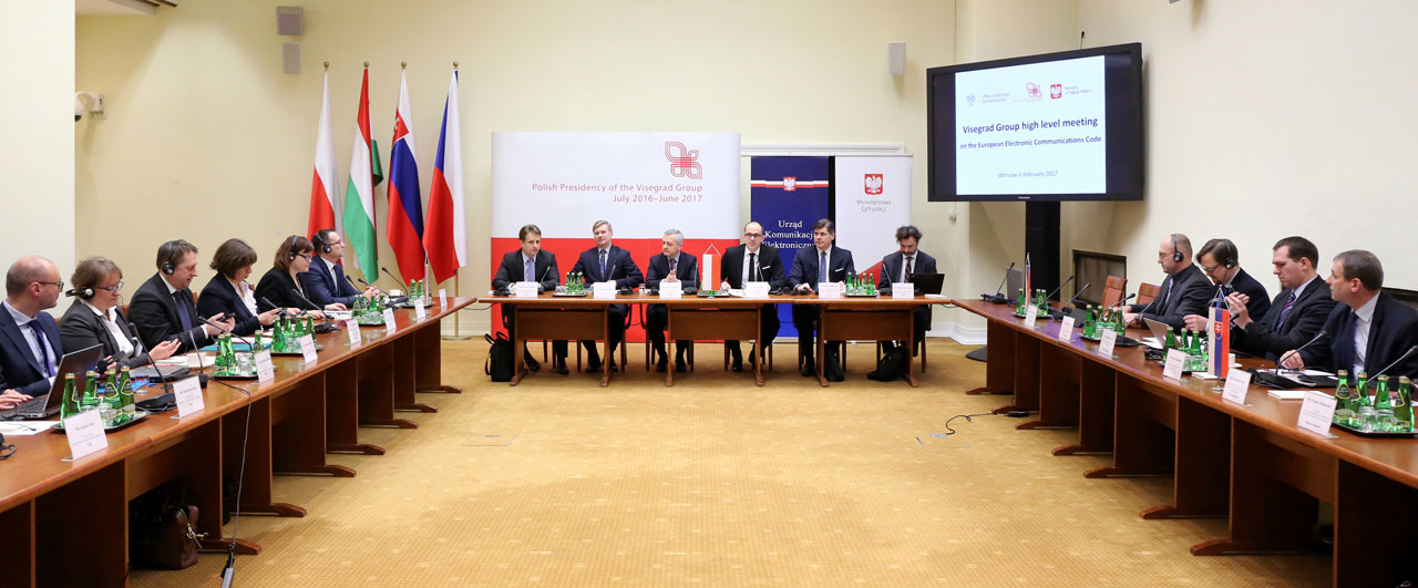 Kép az ülésteremből: a V4 országok hírközlésért felelős vezetőinek varsói találkozója