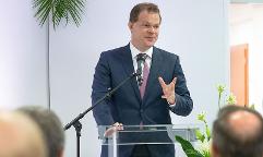 Koltay András, az NMHH és a Médiatanács elnöke, a Médiatanács egykori tagja is emlékezett Szalay Annamáriára