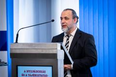 Jónás Róbert (doktorandusz, PPKE)