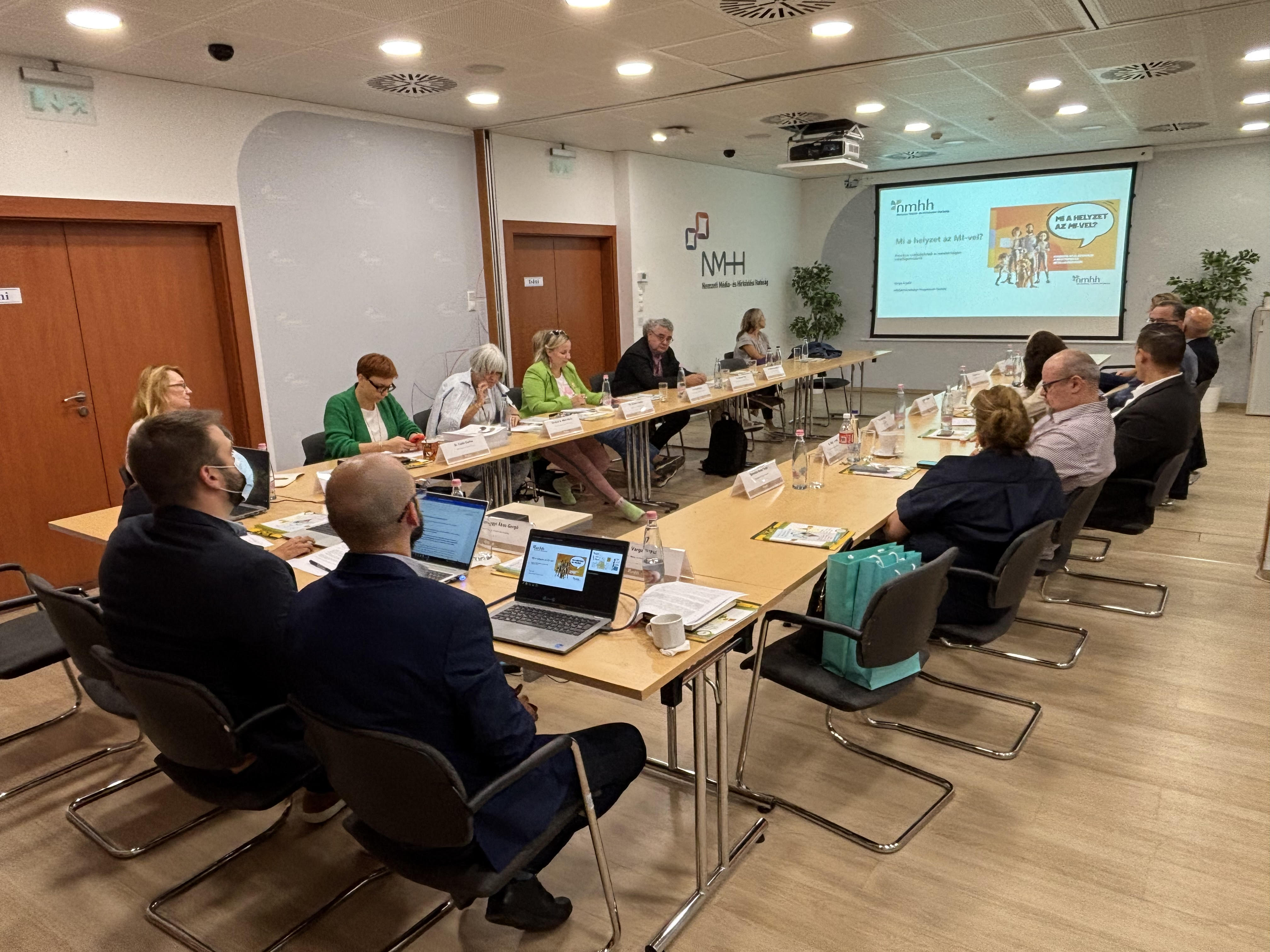 Új tagokkal ülésezett a Gyermekvédelmi Internet-kerekasztal