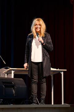 Tari Annamária pszichoanalitikus rámutatott: az MI használatával a gondolkodást spóroljuk meg